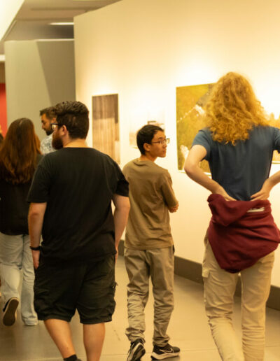 Teilnehmende der IDSK-Deutschkurse besuchen das Kunstmuseum Moritzburg in Halle